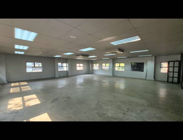 210M² OFFICE TO LET IN ERASMUSKLOOF